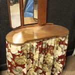 917 7062 DRESSING TABLE